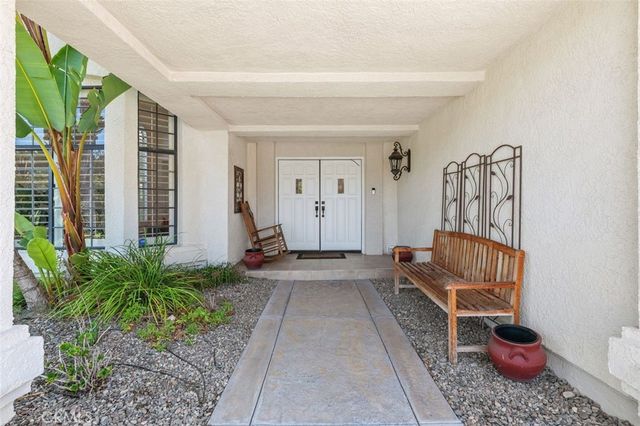 22241 Dardenne Street, Calabasas, CA 91302