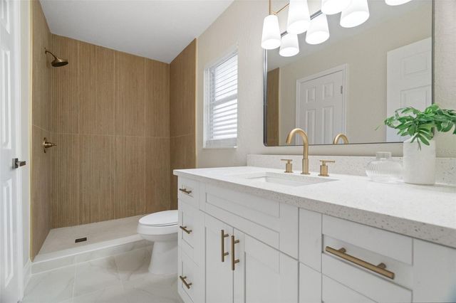 116 12TH AVENUE E, Bradenton, FL 34208