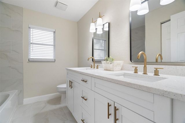 116 12TH AVENUE E, Bradenton, FL 34208