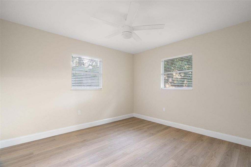 Image 27 of property listing at 116 12TH AVENUE E, Bradenton, FL 34208