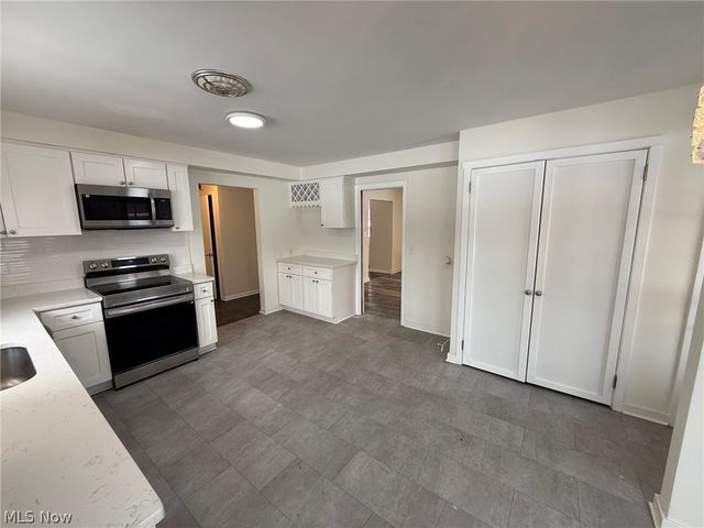 22350 S Woodland Road, Shaker Heights, OH 44122