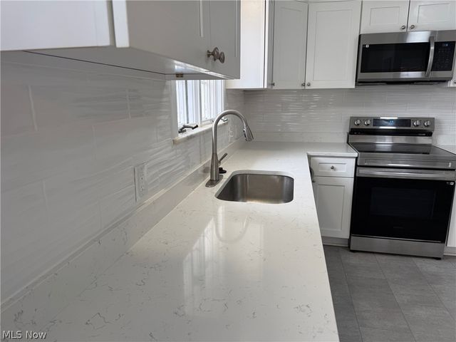 22350 S Woodland Road, Shaker Heights, OH 44122