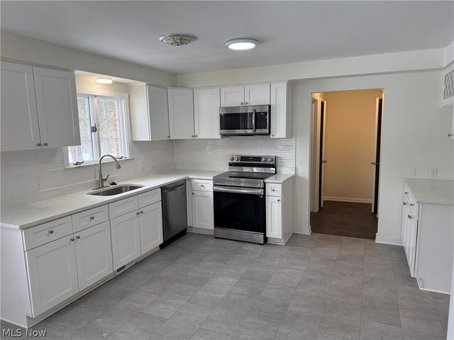 22350 S Woodland Road, Shaker Heights, OH 44122