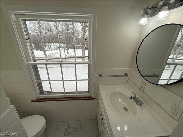 22350 S Woodland Road, Shaker Heights, OH 44122