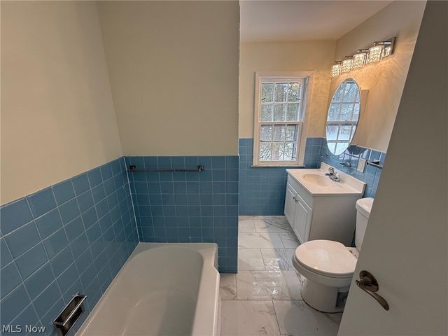 22350 S Woodland Road, Shaker Heights, OH 44122