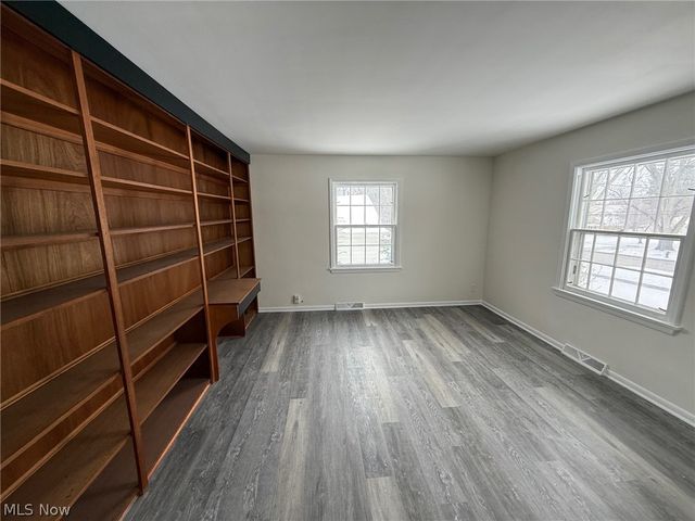 22350 S Woodland Road, Shaker Heights, OH 44122