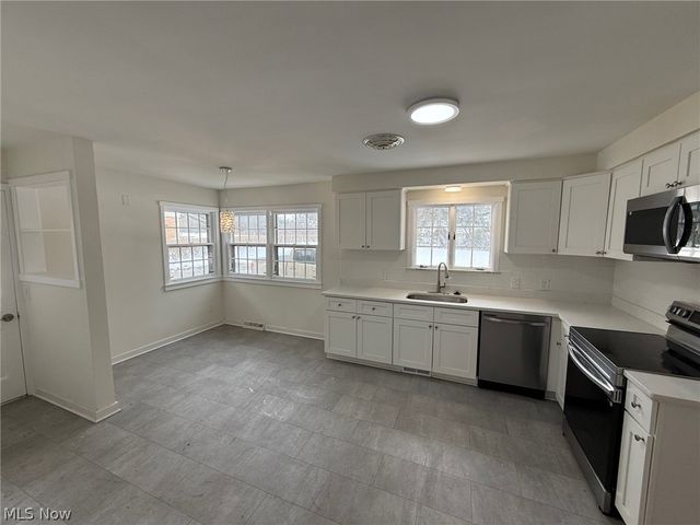 22350 S Woodland Road, Shaker Heights, OH 44122