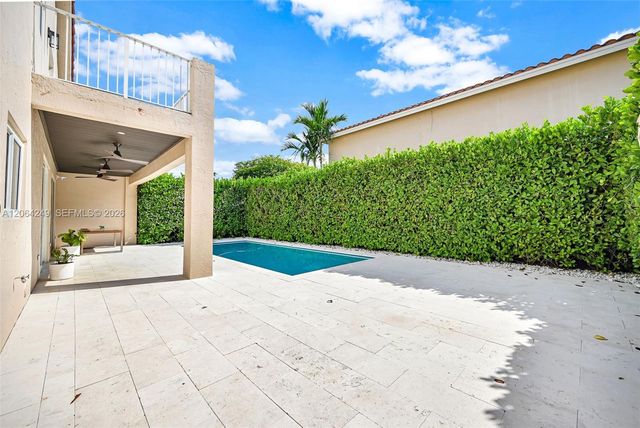 10877 SW 152nd Place, Miami, FL 33196