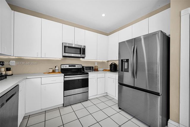 10877 SW 152nd Place, Miami, FL 33196