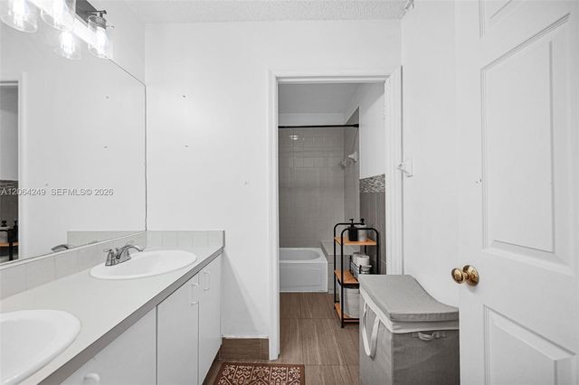 10877 SW 152nd Place, Miami, FL 33196