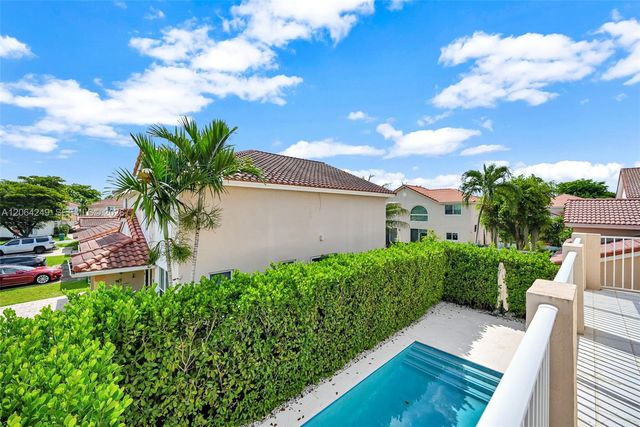 10877 SW 152nd Place, Miami, FL 33196