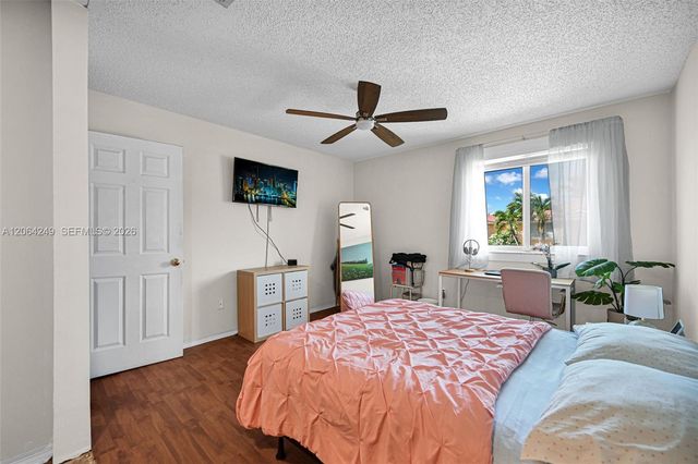 10877 SW 152nd Place, Miami, FL 33196