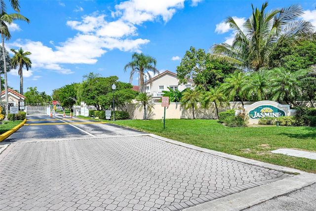 10877 SW 152nd Place, Miami, FL 33196