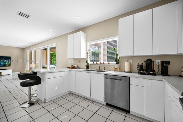 10877 SW 152nd Place, Miami, FL 33196