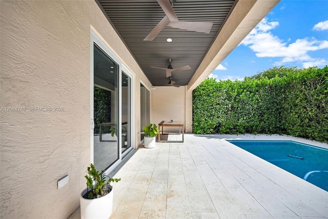 10877 SW 152nd Place, Miami, FL 33196