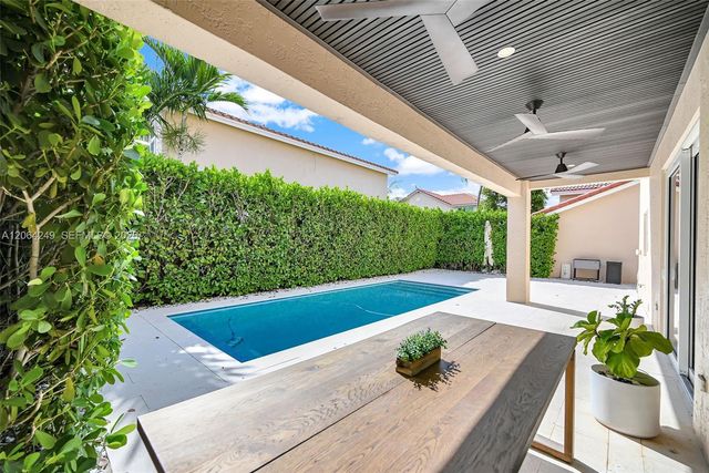 10877 SW 152nd Place, Miami, FL 33196