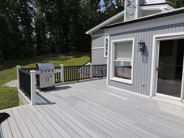 5 Lee Road, Somers, NY 10589