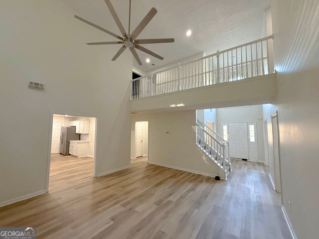6681 Point Of Woods Drive, Stone Mountain, GA 30087