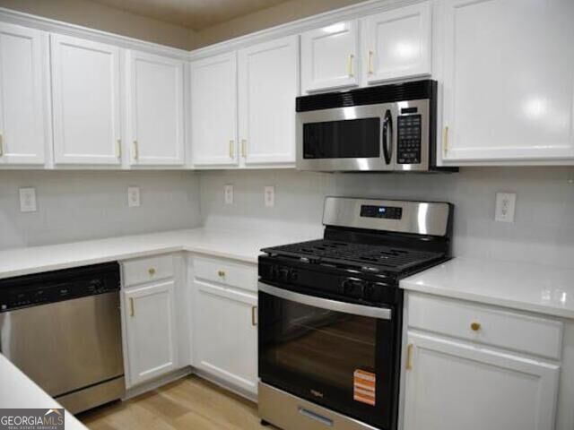 6681 Point Of Woods Drive, Stone Mountain, GA 30087