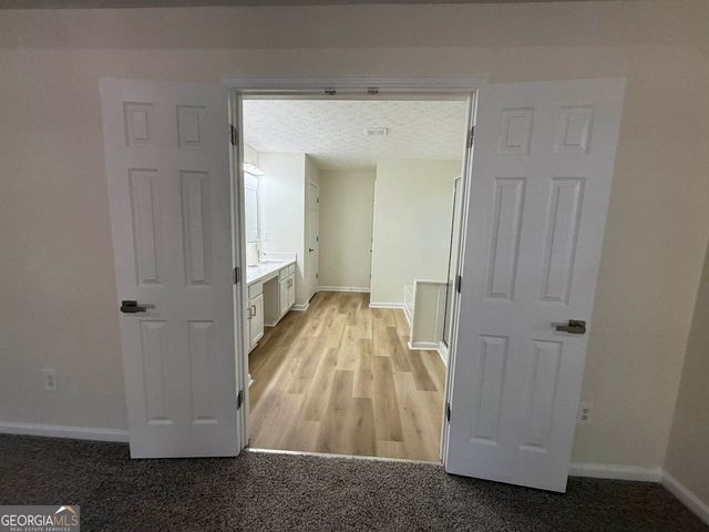 6681 Point Of Woods Drive, Stone Mountain, GA 30087