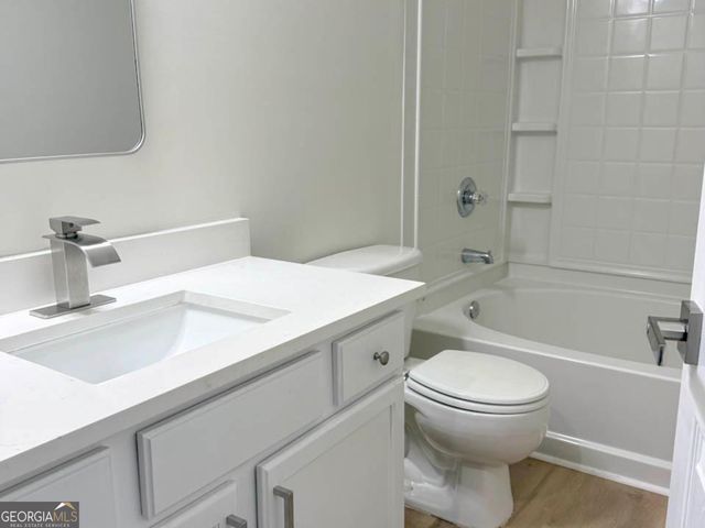 6681 Point Of Woods Drive, Stone Mountain, GA 30087