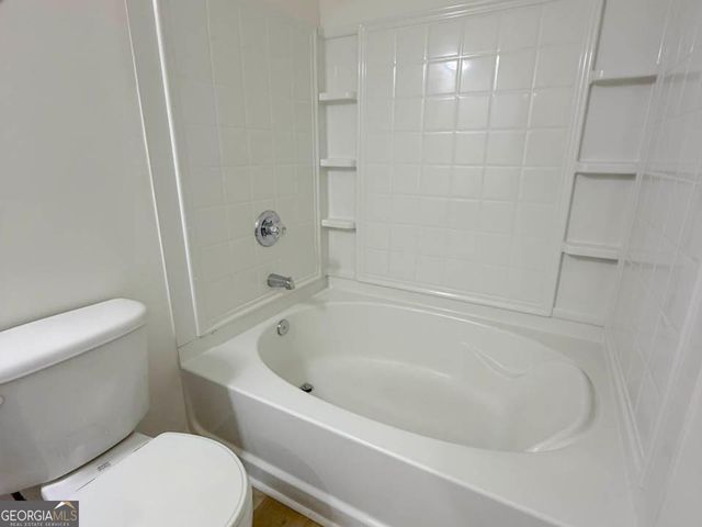 6681 Point Of Woods Drive, Stone Mountain, GA 30087