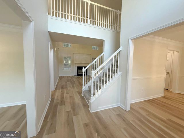 6681 Point Of Woods Drive, Stone Mountain, GA 30087