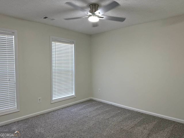 6681 Point Of Woods Drive, Stone Mountain, GA 30087