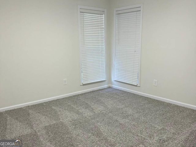 6681 Point Of Woods Drive, Stone Mountain, GA 30087