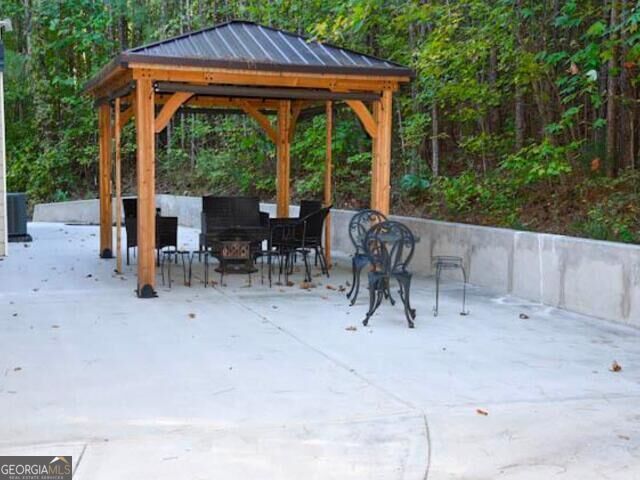 6681 Point Of Woods Drive, Stone Mountain, GA 30087