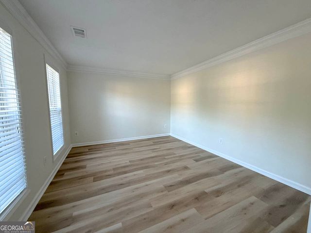 6681 Point Of Woods Drive, Stone Mountain, GA 30087