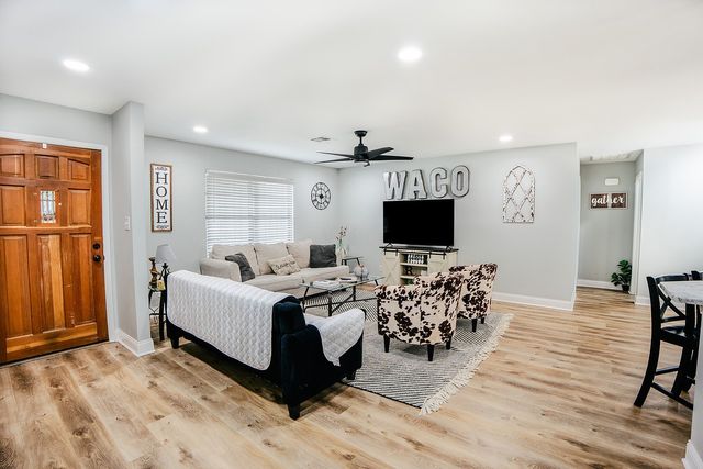 364 Melrose Drive, Woodway, TX 76712