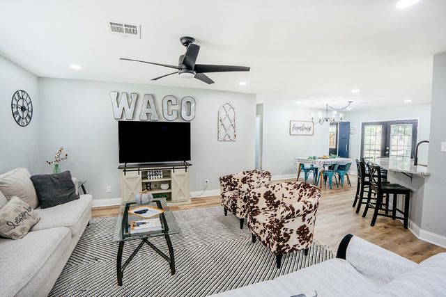 364 Melrose Drive, Woodway, TX 76712