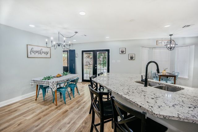 364 Melrose Drive, Woodway, TX 76712