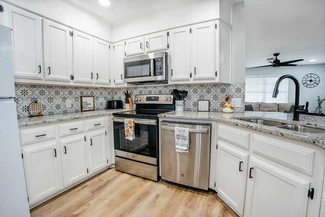 364 Melrose Drive, Woodway, TX 76712