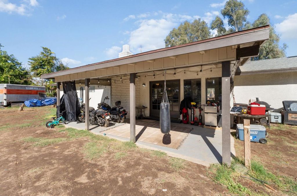 Image 15 of property listing at 8289 E Mckinley Avenue, Fresno, CA 93737