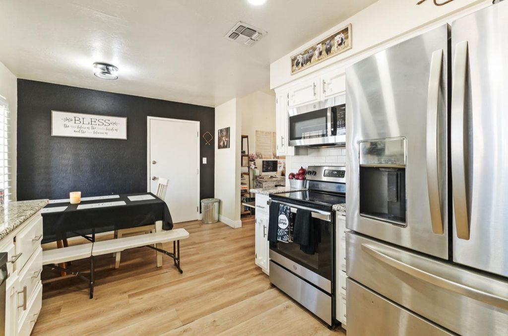 Image 4 of property listing at 8289 E Mckinley Avenue, Fresno, CA 93737