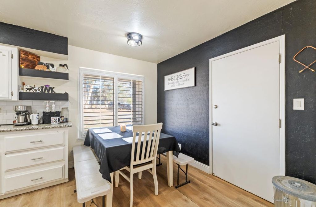 Image 5 of property listing at 8289 E Mckinley Avenue, Fresno, CA 93737