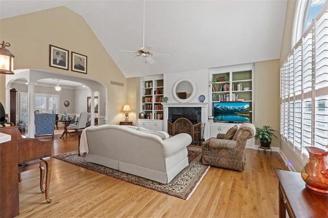 5619 Forkwood Drive NW, Acworth, GA 30101