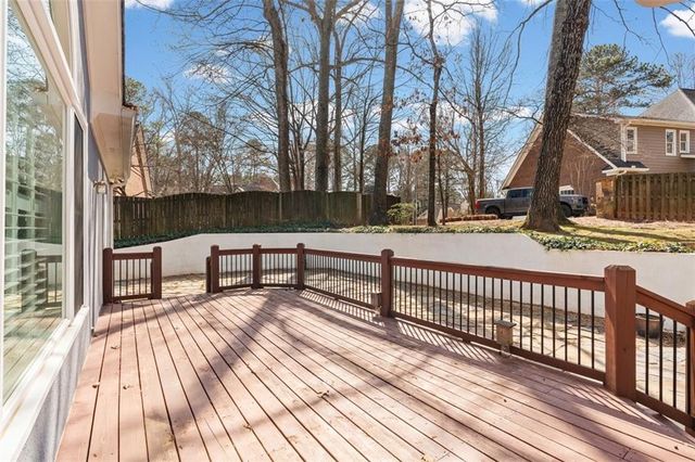 5619 Forkwood Drive NW, Acworth, GA 30101