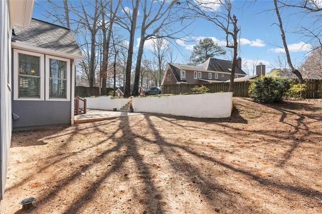 5619 Forkwood Drive NW, Acworth, GA 30101