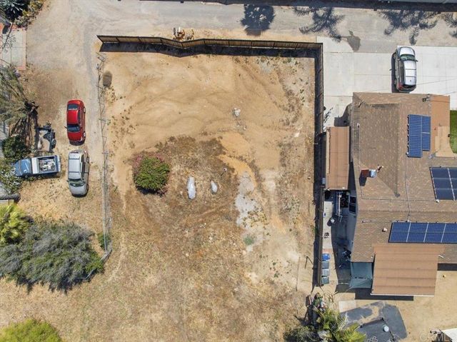 564 Rolling Hills Road, Vista, CA 92083