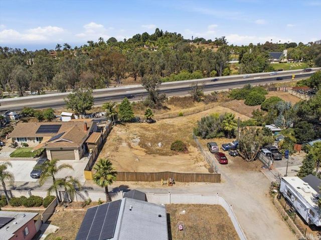564 Rolling Hills Road, Vista, CA 92083