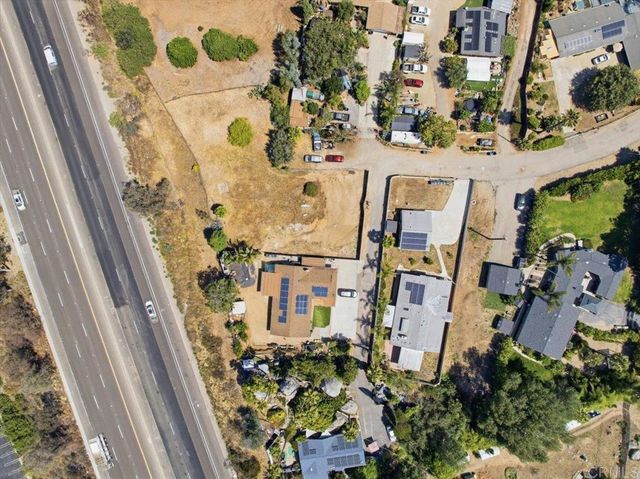 564 Rolling Hills Road, Vista, CA 92083