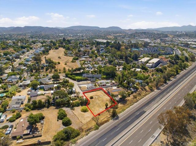 564 Rolling Hills Road, Vista, CA 92083