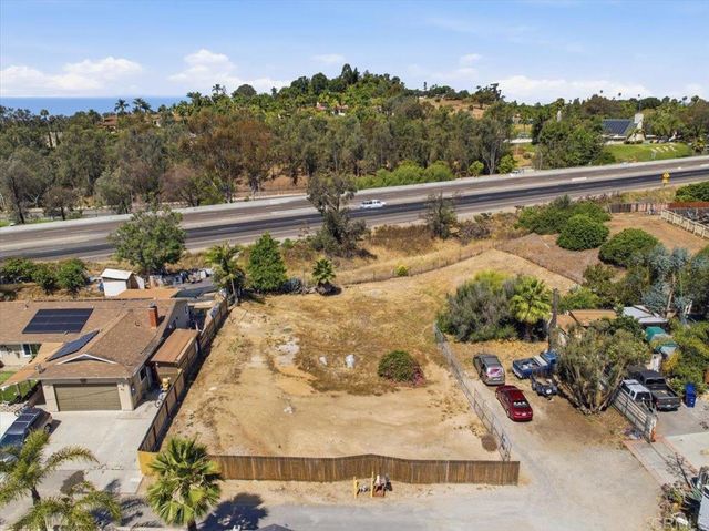 564 Rolling Hills Road, Vista, CA 92083