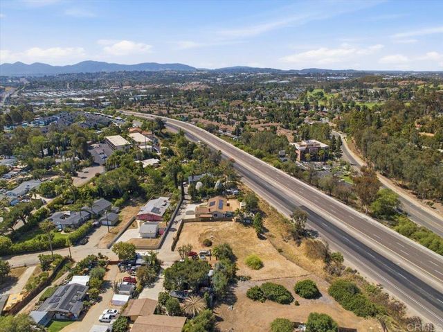 564 Rolling Hills Road, Vista, CA 92083