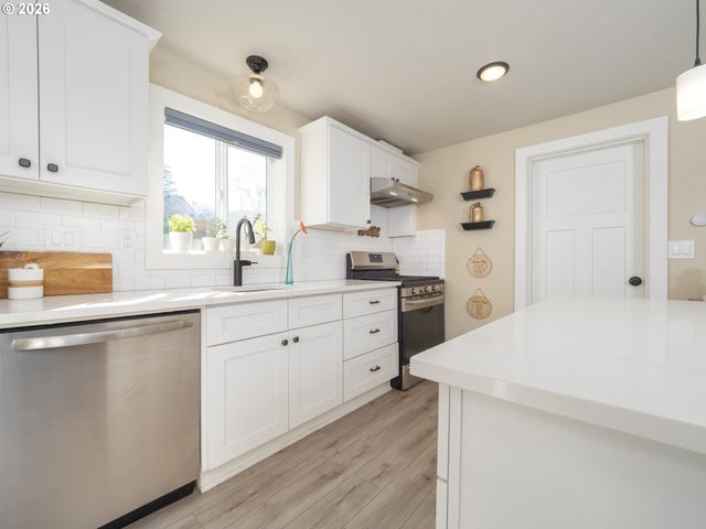 1220 10TH St, Oregon City, OR 97045