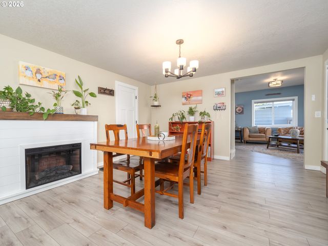 1220 10TH St, Oregon City, OR 97045