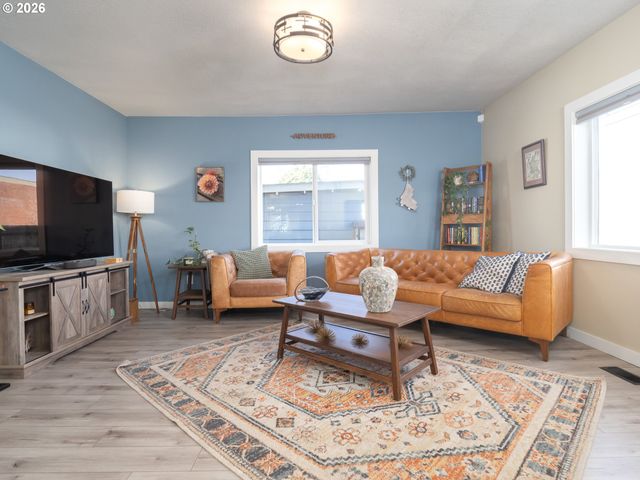 1220 10TH St, Oregon City, OR 97045